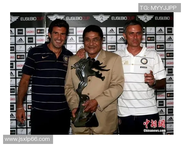 热销足球明星手办，完美呈现传奇球员风采，球迷收藏必备之选