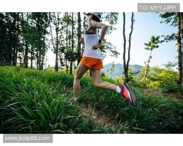 足球巨星的一天：从晨跑到赛场背后的生活点滴与心路历程